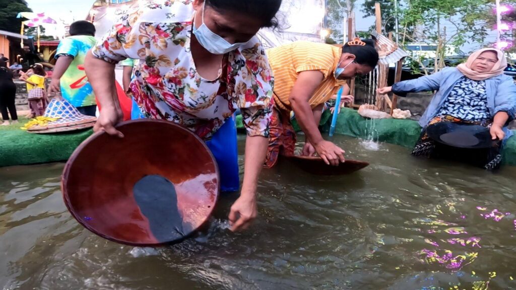 เหมืองแร่ดีบุก ร่อนแร่ดีบุก